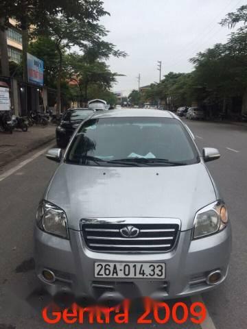 Cần bán xe Daewoo Gentra đời 2009, màu bạc như mới, giá 150tr