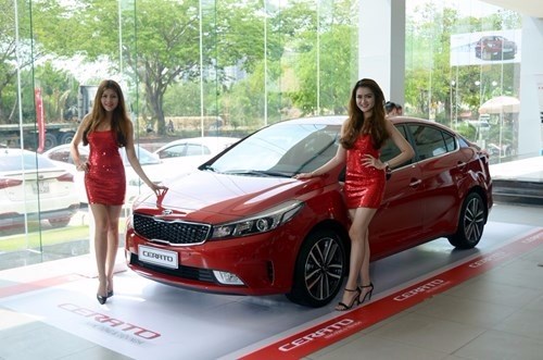 Bán Kia Cerato đời 2017, màu đỏ, nhập khẩu