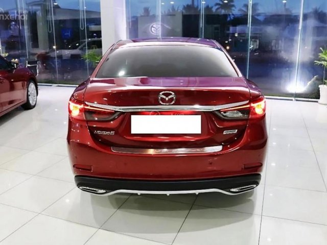 Bán xe Mazda 6 2.0L Premium đời 2017, màu đỏ, giá chỉ 899 triệu