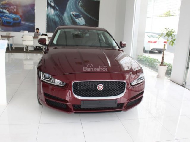 Cần bán Jaguar XE đời 2016, 2.0 màu trắng, đen, màu đỏ 09188426620