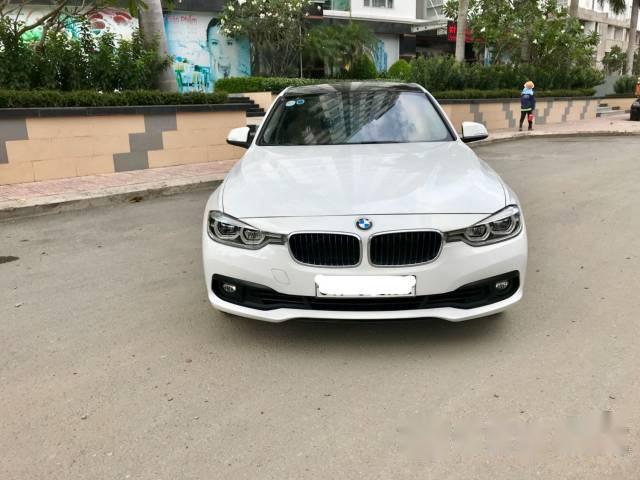 Cần bán xe BMW 3 Series 320i đời 2015, màu trắng