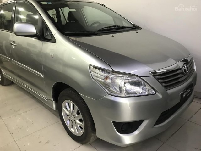 Bán xe Toyota Innova 2.0 E đời 2013, màu bạc