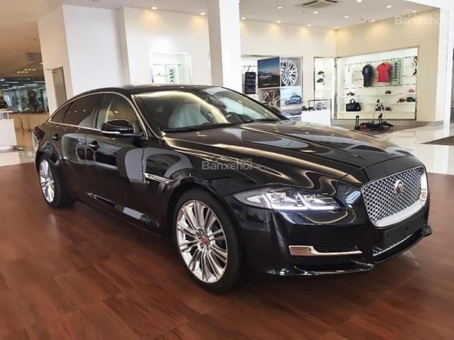 Bán xe Jaguar XJ V6 3.0 đời 2017, màu đen, nhập khẩu