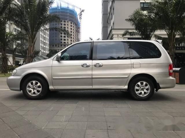 Cần bán lại xe Kia Carnival sản xuất 2009 số sàn