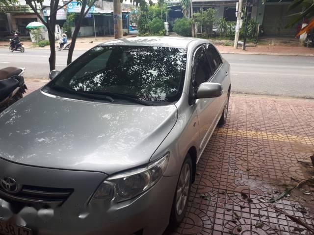 Cần bán Toyota Corolla altis AT đời 2009, màu bạc, 445 triệu