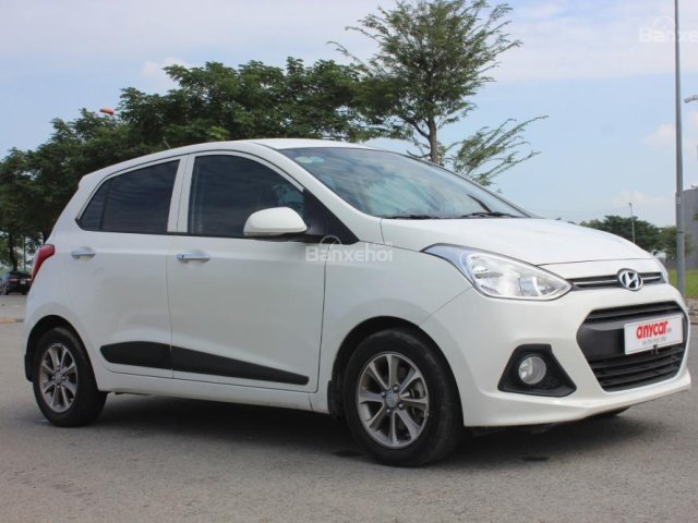 Bán xe Hyundai Grand i10 1.2AT đời 2016, màu trắng, nhập khẩu nguyên chiếc, full option