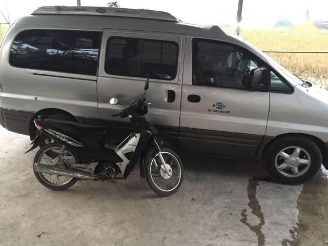 Bán Hyundai Grand Starex 2003, màu bạc