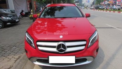 Mercedes GLA200 2016 màu đỏ