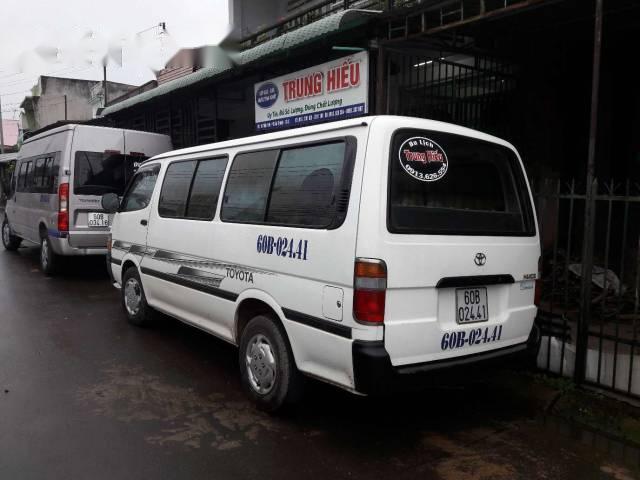 Bán Toyota Hiace năm 2002, màu trắng