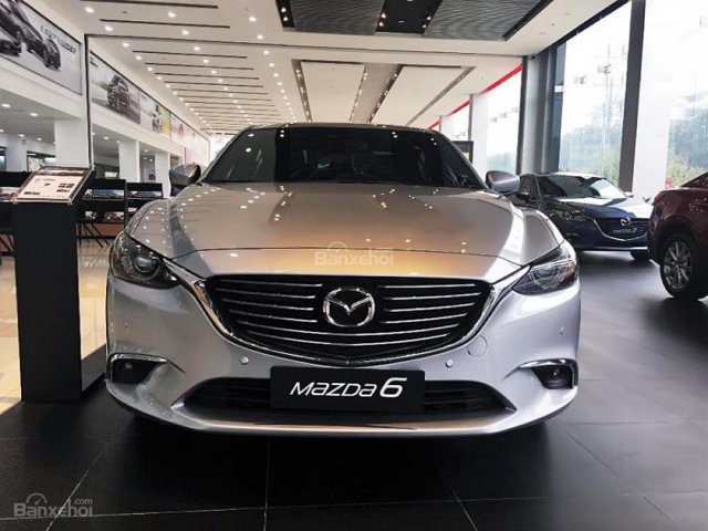 Cần bán xe Mazda 6 2.5L Premium 2017, màu bạc