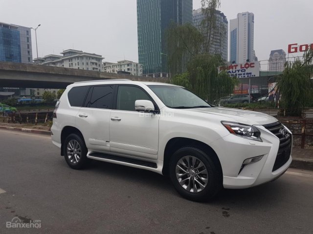 Bán xe Lexus GX 460 2013, ĐK lần đầu 2015, màu trắng, có hỗ trợ vay ngân hàng