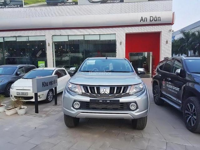 Bán Mitsubishi Triton 4x4 AT Mivec năm 2017, màu bạc, nhập khẩu nguyên chiếc