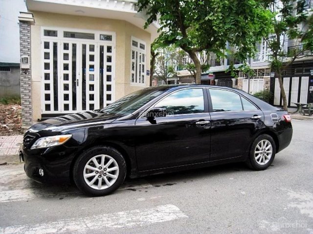 Cần bán lại xe Toyota Camry đời 2010, màu đen, xe nhập chính chủ, giá chỉ 839 triệu