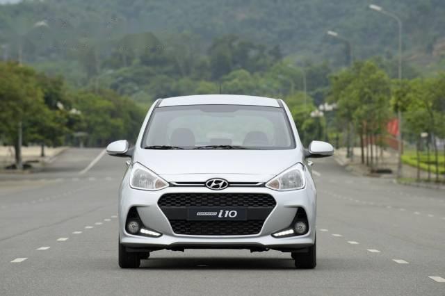 Bán xe Hyundai Grand i10 đời 2017, màu trắng, giá tốt