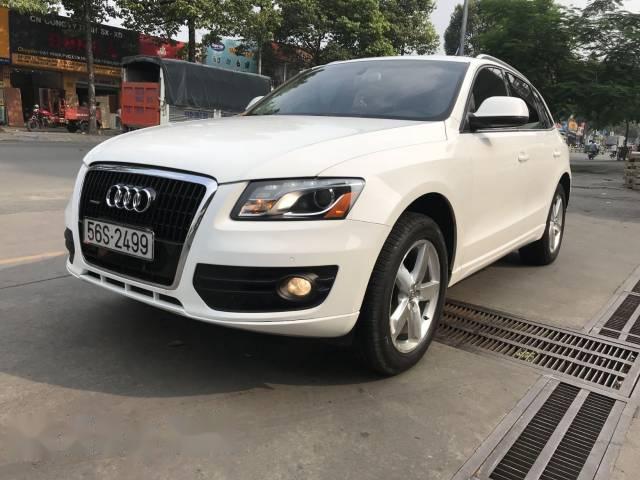 Cần bán xe Audi Q5 3.2 đời 2010, màu trắng chính chủ