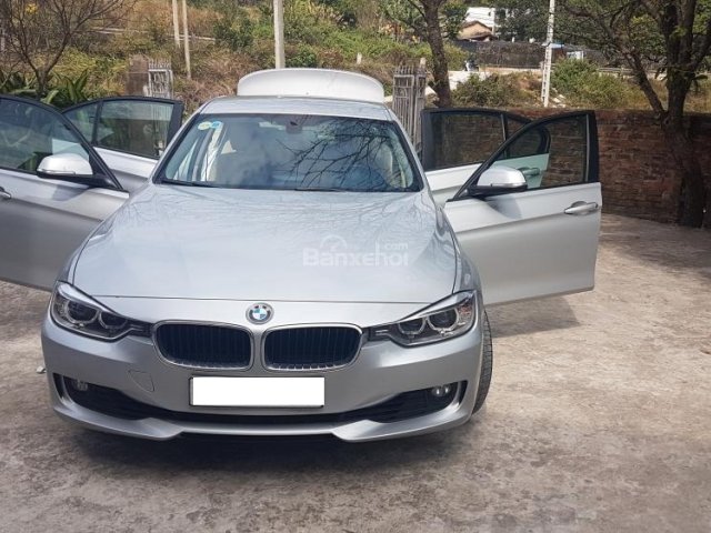 Bán xe BMW 3 Series 320i sản xuất 2012, màu bạc, nhập khẩu chính chủ, giá tốt