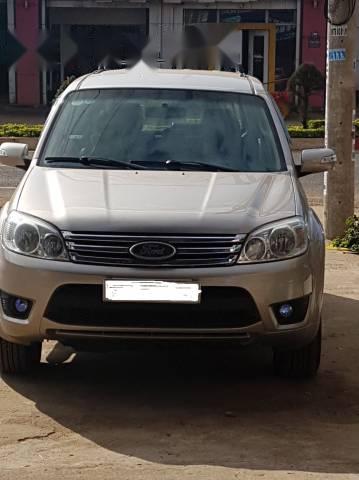 Cần bán gấp Ford Escape đời 2010 số tự động, 400 triệu