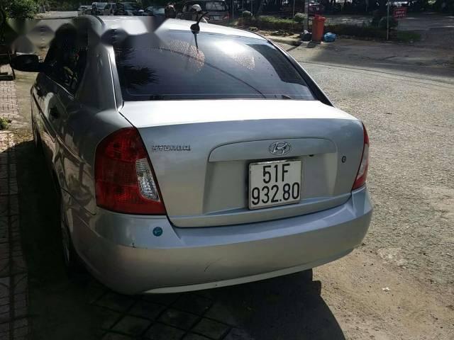 Bán ô tô Hyundai Verna năm 2009, màu bạc