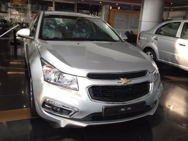 Bán Chevrolet Cruze năm sản xuất 2017, màu bạc 