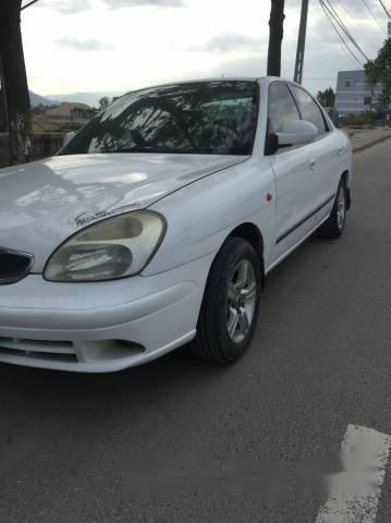 Bán ô tô Daewoo Nubira đời 2002, màu trắng còn mới