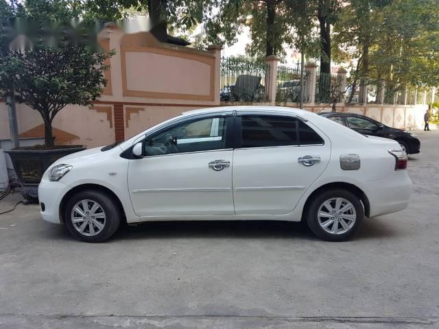 Cần bán gấp Toyota Vios MT đời 2009, màu trắng