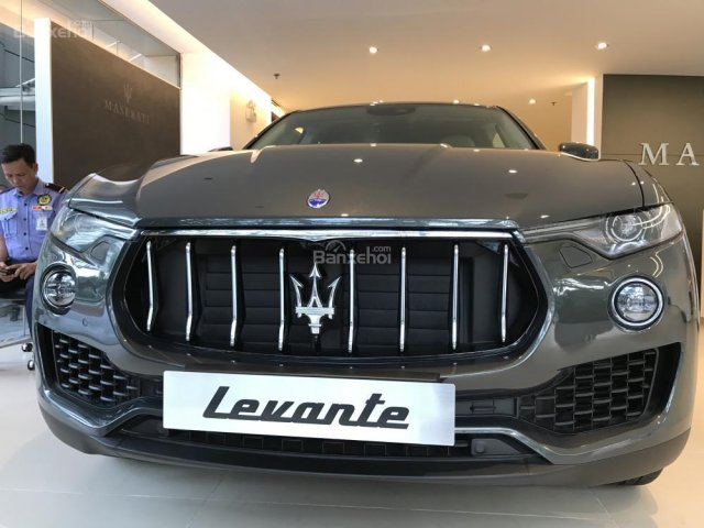 Bán xe Maserati Levante model mới, giá tốt nhất, khuyến mãi khủng khi mua xe Maserati Levante