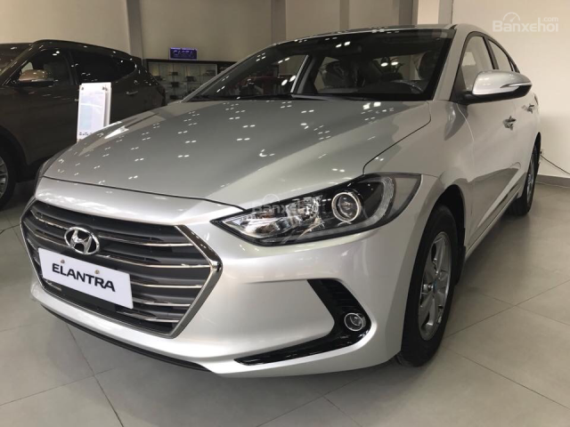 Bán Hyundai Elantra 1.6 MT đời 2018, hỗ trợ vay 85% giá trị xe, hotline đặt xe đi Tết: 0948.94.55.99 - 0935.90.41.41