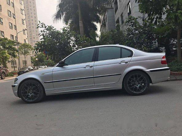 Cần bán lại xe BMW 3 Series 318i sản xuất 2005