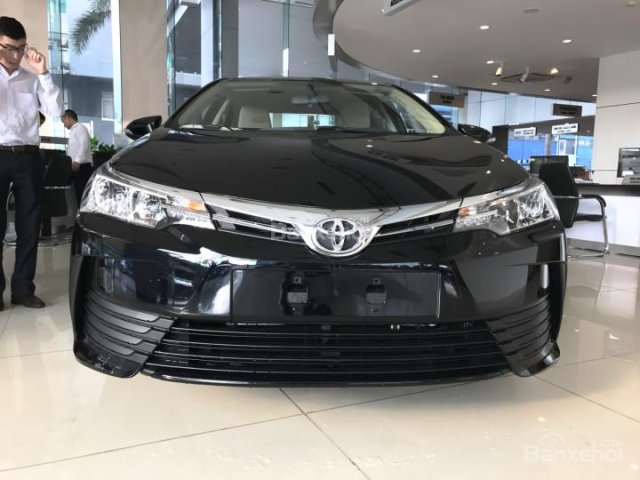 Bán xe Toyota Corolla Altis 2.0V CVT-i đời 2018, giảm giá sâu, liên hệ em Hùng 0911.404.101