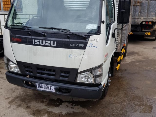 Bán trả góp xe tải Isuzu 1T9, vay 90% giá trị xe