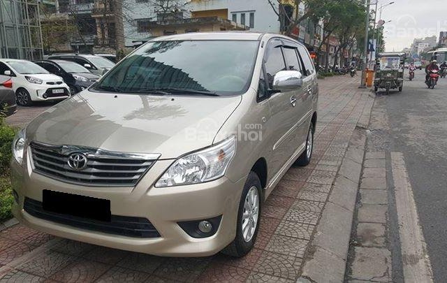 Cần bán chiếc Innova E 2012 ĐK 2013, số sàn, màu vàng cát, chính chủ