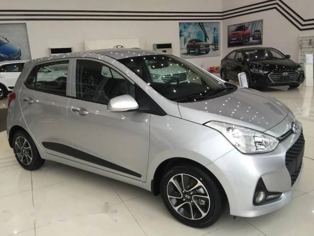 Bán Hyundai Grand i10 đời 2017, màu bạc, giá tốt