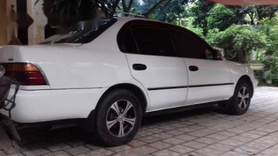 Bán xe Toyota Corolla SE đời 1992, màu trắng, xe nhập, giá 85tr