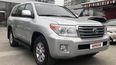 Bán Toyota Land Cruiser VX 4.6 V8 sản xuất 2015, màu bạc