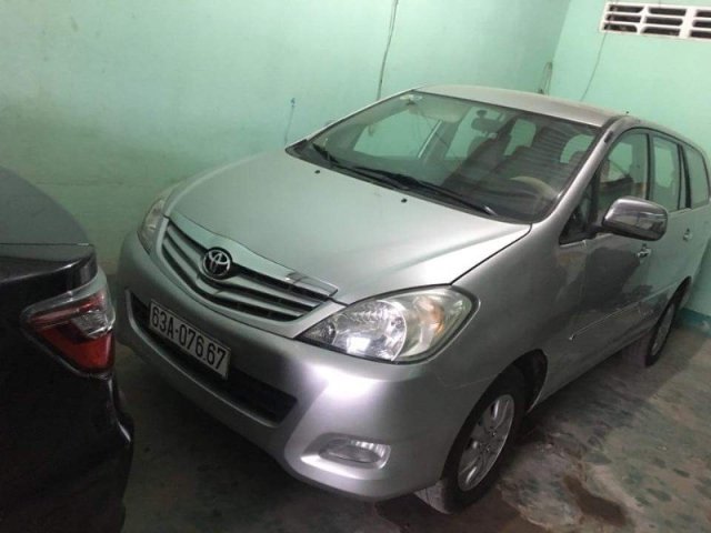 Bán xe Toyota Innova 2012, màu bạc, xe nhập, 400 triệu