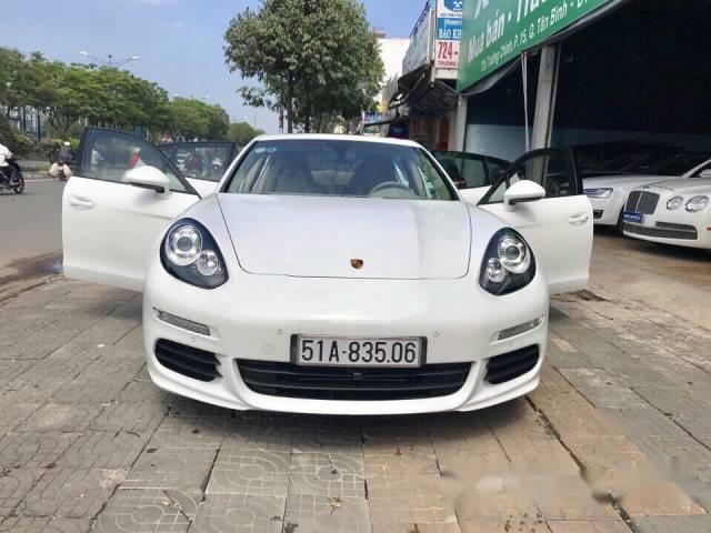 Cần bán gấp Porsche Panamera 3.6L đời 2014, màu trắng, nhập khẩu nguyên chiếc