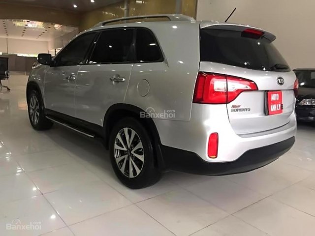 Xe Kia Sorento 2.2AT đời 2014, màu bạc, giá 805tr