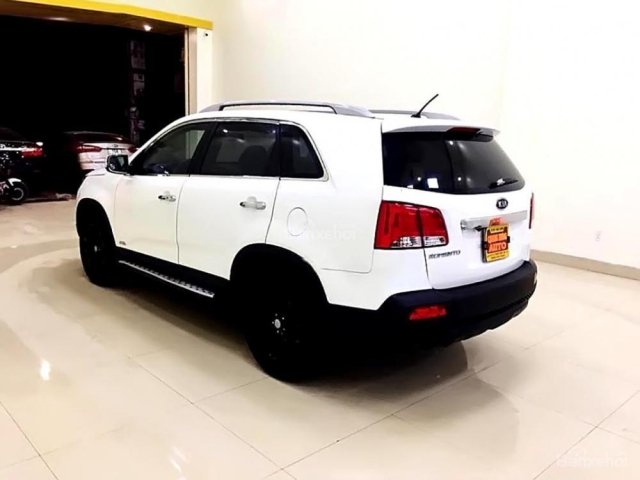 Cần bán xe Kia Sorento đời 2012, màu trắng chính chủ