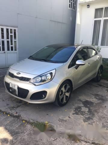 Cần bán xe Kia Rio AT đời 2012, màu bạc, giá 388tr