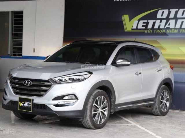 Bán Hyundai Tucson 2.0AT năm 2016, màu bạc, xe nhập