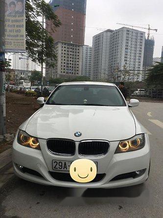 Bán gấp BMW 3 Series 320i đời 2011, màu trắng