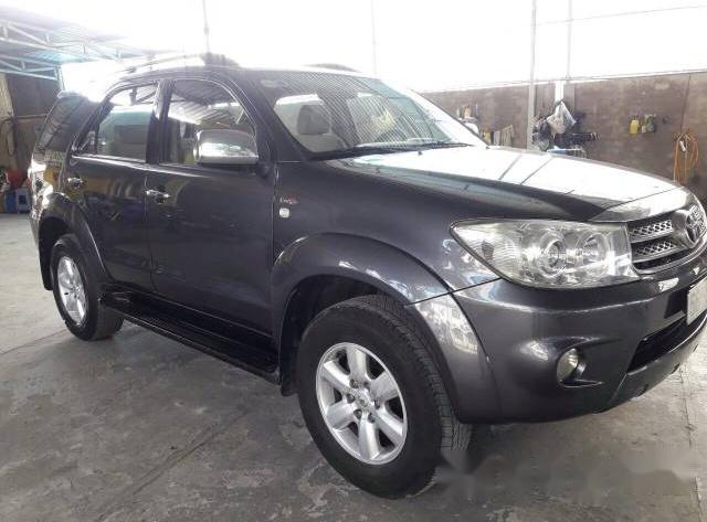 Bán xe Toyota Fortuner đời 2010 như mới