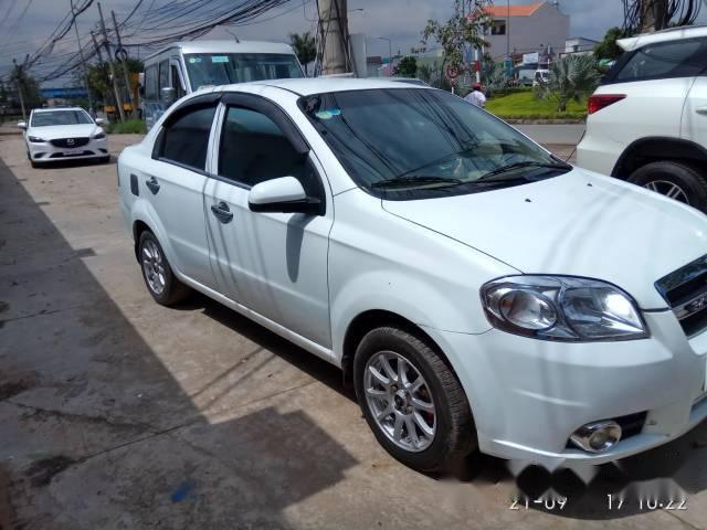 Cần bán gấp Daewoo Gentra sản xuất 2007, màu trắng chính chủ, giá chỉ 225 triệu