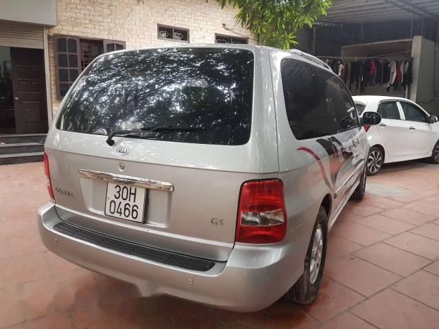 Bán gấp Kia Carnival năm 2007, màu bạc số sàn