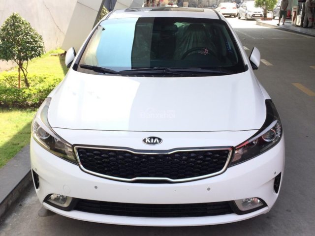 Kia Cerato 1.6 AT mới 100%, hỗ trợ vay 80-90%