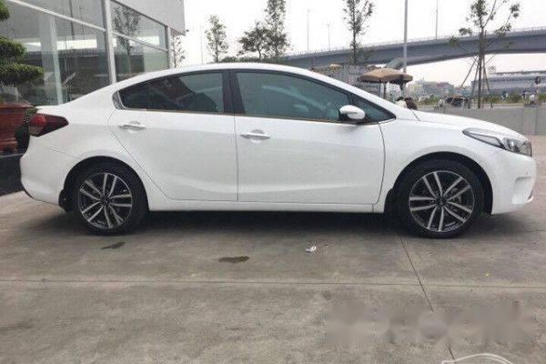 Chính chủ bán Kia Cerato năm 2017, màu trắng