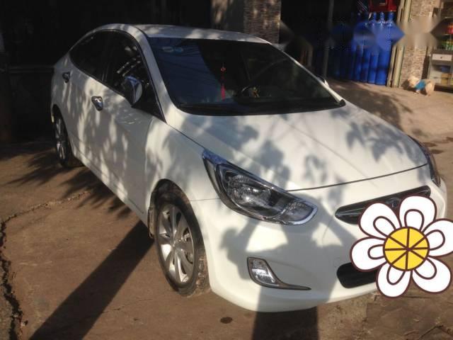 Bán Hyundai Accent 2012, màu trắng 