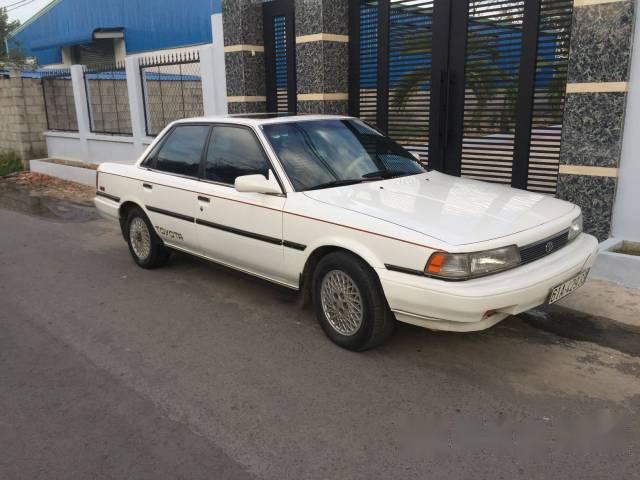 Xe Toyota Camry năm 1989, màu trắng, 120 triệu