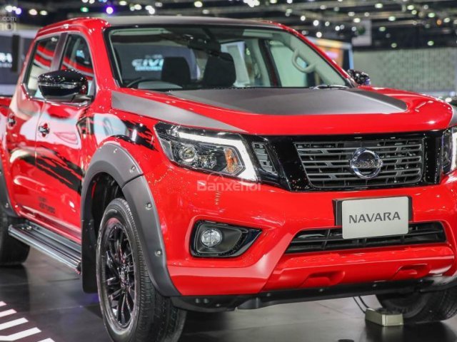 Navara EL khai trương Nissan Phạm Văn Đồng, đại lý lớn nhất miền Bắc trong tháng 1 với mức giá ưu đãi