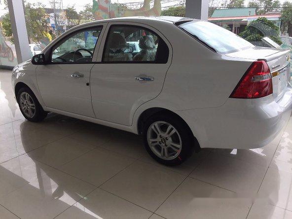 Bán Chevrolet Aveo sản xuất 2017, màu trắng, 495 triệu